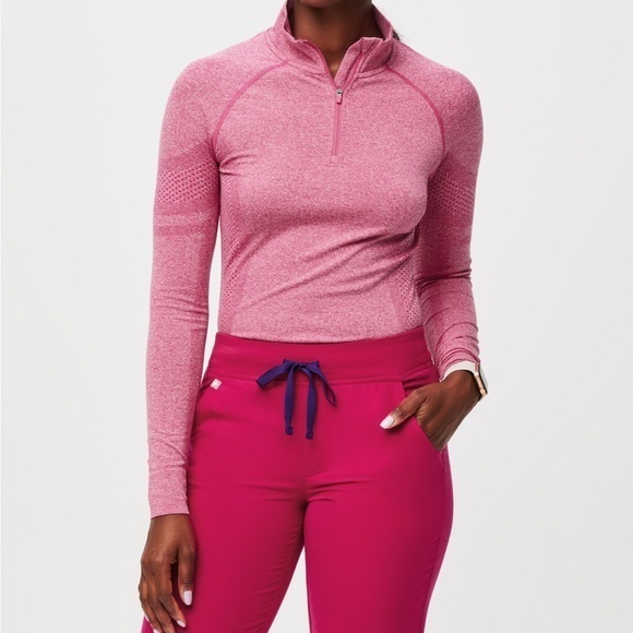 Figs Other - Figs Salta Seamless ¼ Zip XS/S
LIMITED EDITION STYLE
Brand New sealed package